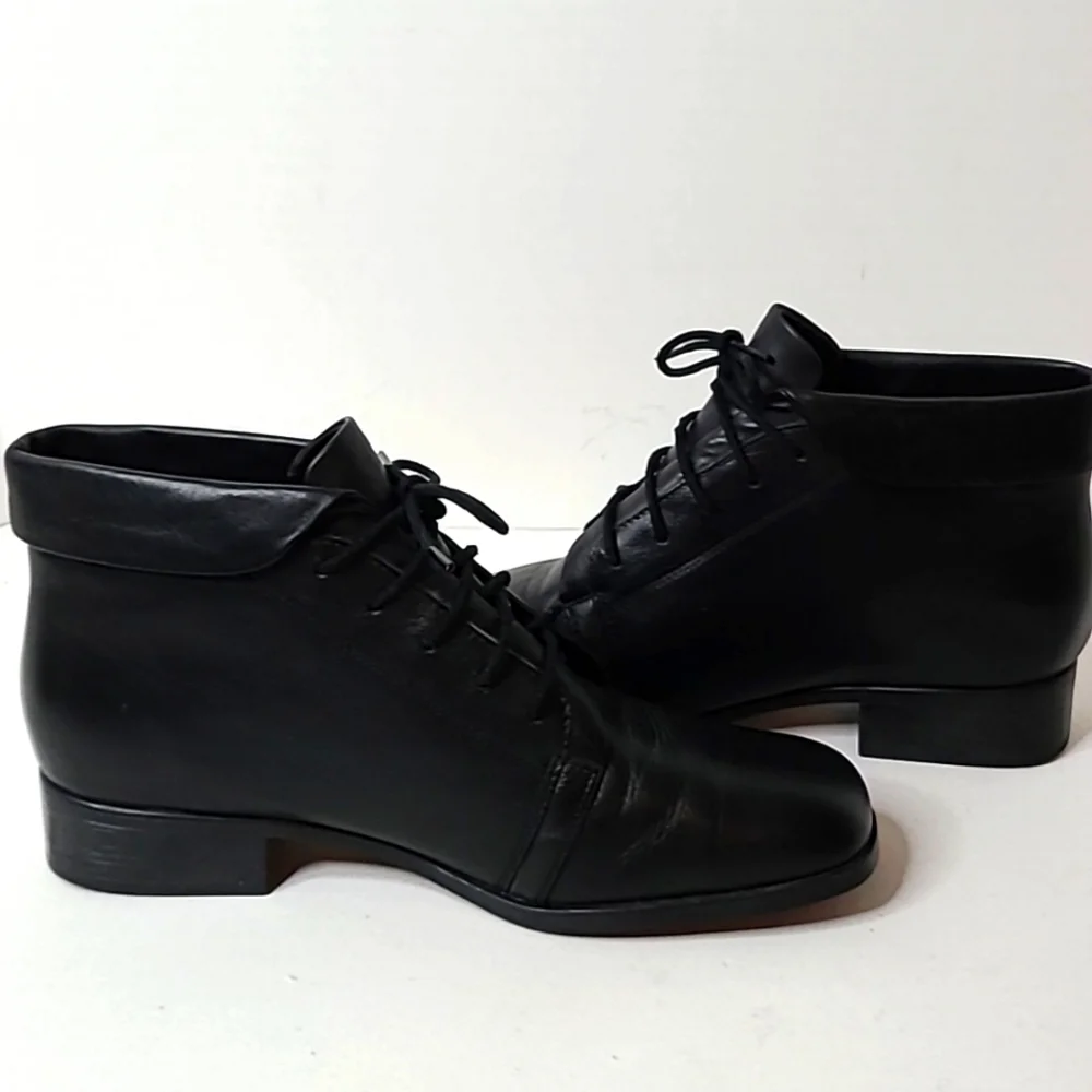 Vintage 90s Y2K St.Johns Bay Leather Ankle Booties Black Cuffed LaceUp Size 9.5W
